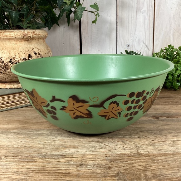 Vintage Green Metal Mixing Bowl 10” - Picture 4 of 11